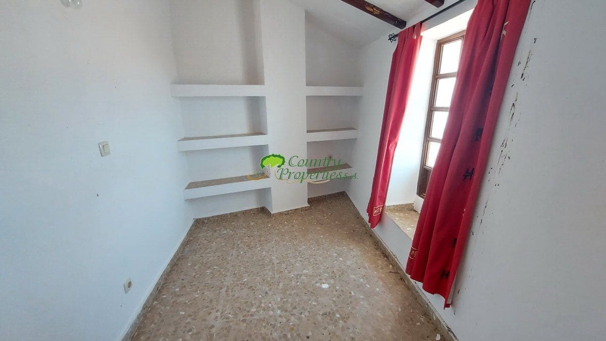 2 makuuhuone Omakotitalo myytävänä paikassa Sedella - 69 000 € (Ref: 10015141)