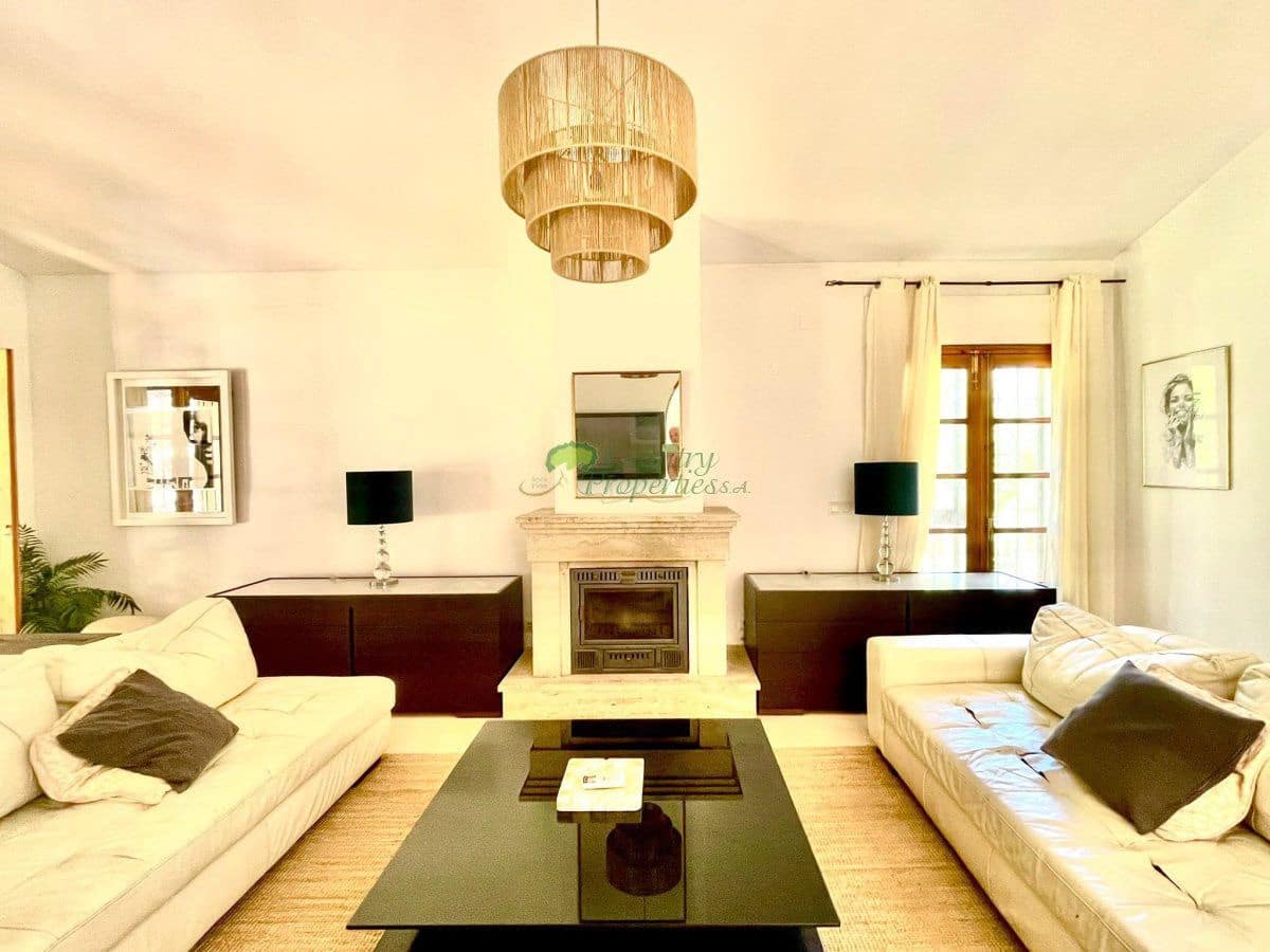 3 slaapkamer Finca/Landhuis te koop in Torrox met zwembad garage - € 675.000 (Ref: 10037051)