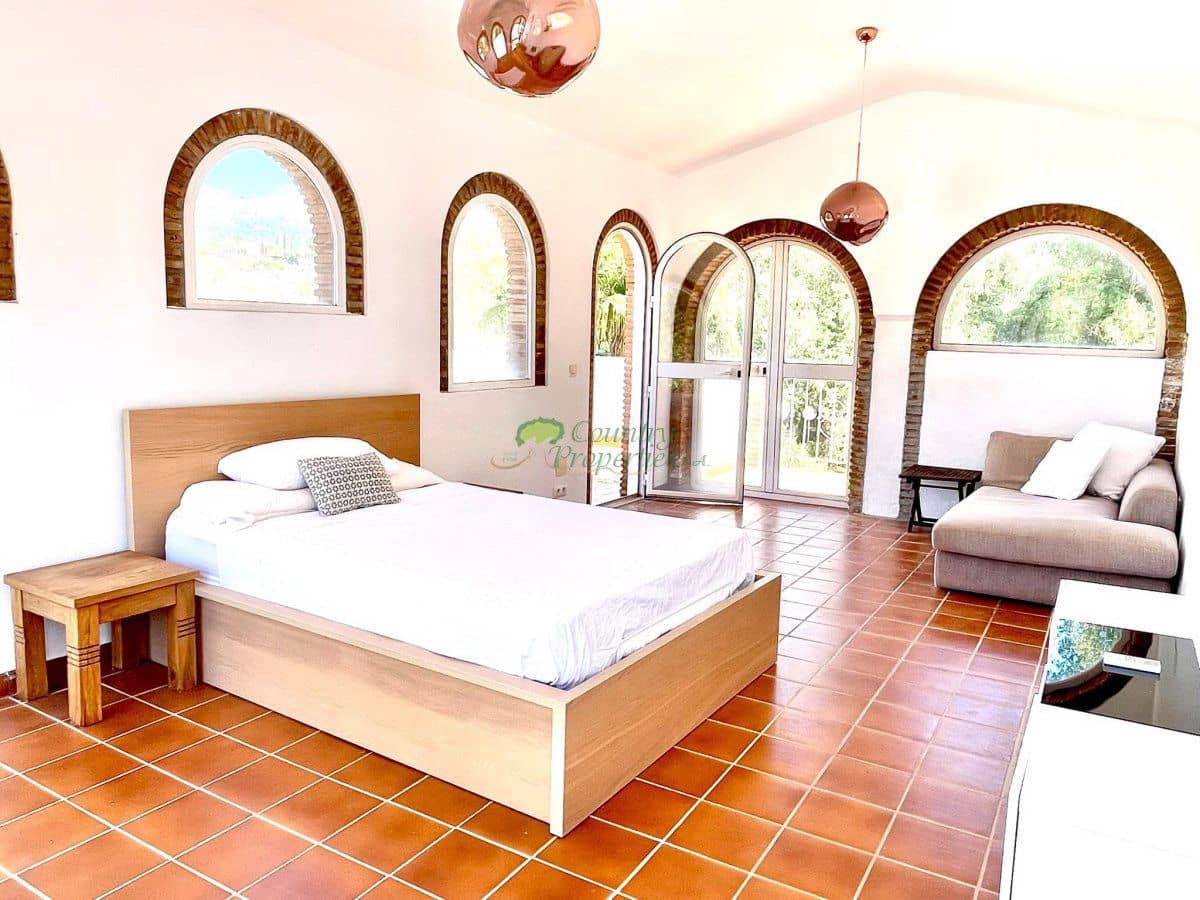 3 slaapkamer Finca/Landhuis te koop in Torrox met zwembad garage - € 675.000 (Ref: 10037051)
