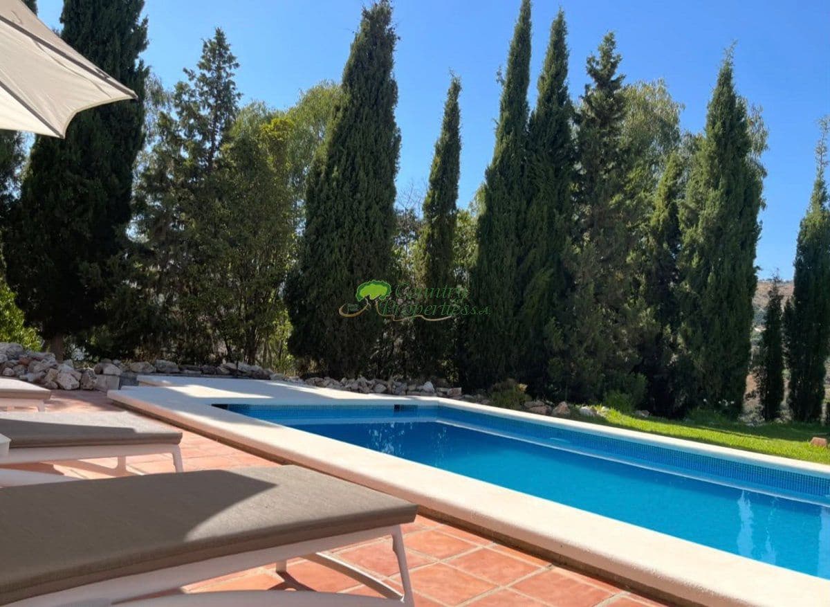 3 slaapkamer Finca/Landhuis te koop in Torrox met zwembad garage - € 675.000 (Ref: 10037051)
