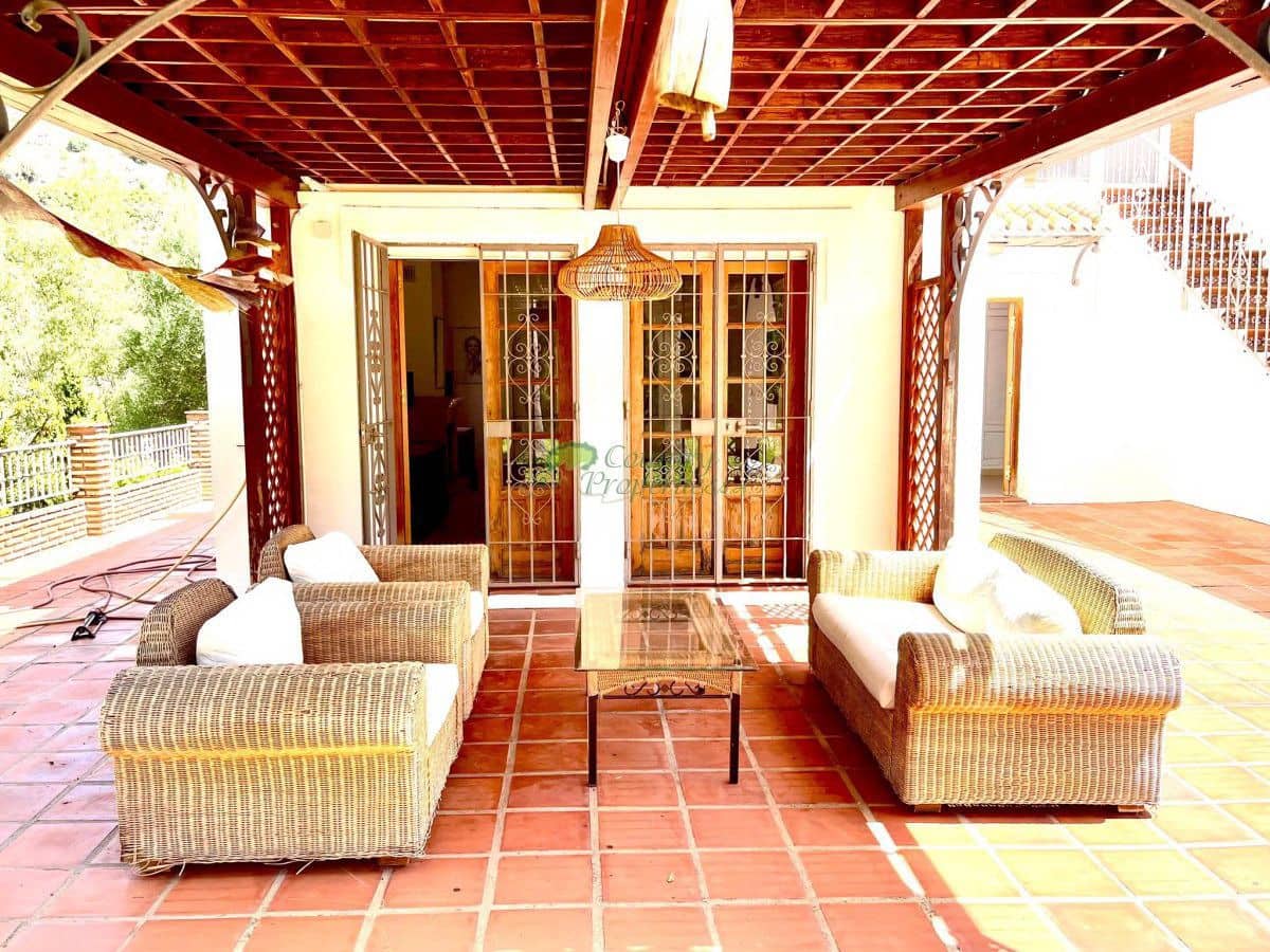 3 slaapkamer Finca/Landhuis te koop in Torrox met zwembad garage - € 675.000 (Ref: 10037051)