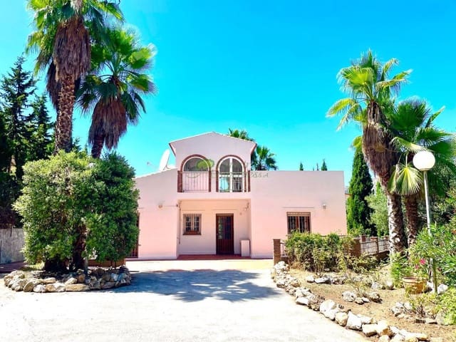 3 chambre Finca/Maison de Campagne à vendre à Torrox avec piscine garage - 675 000 € (Ref: 10037051)