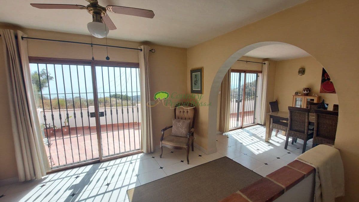 3 bedroom Finca/Country House for sale in Torrox with pool garage - € 549,000 (Ref: 10067171)