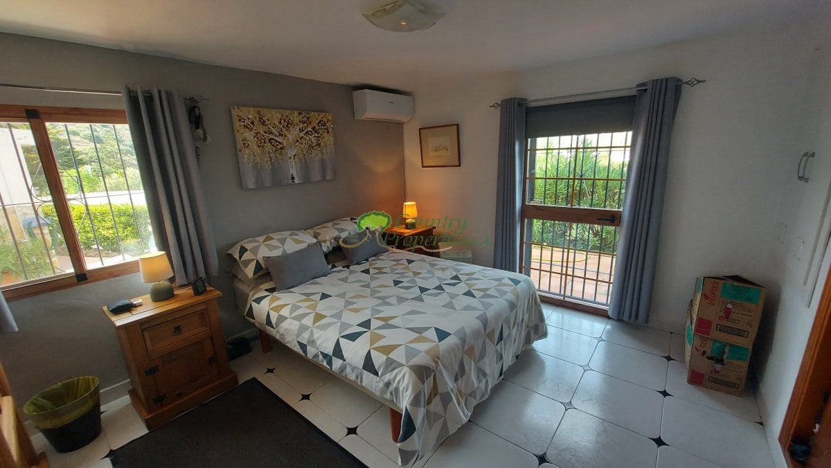3 bedroom Finca/Country House for sale in Torrox with pool garage - € 549,000 (Ref: 10067171)