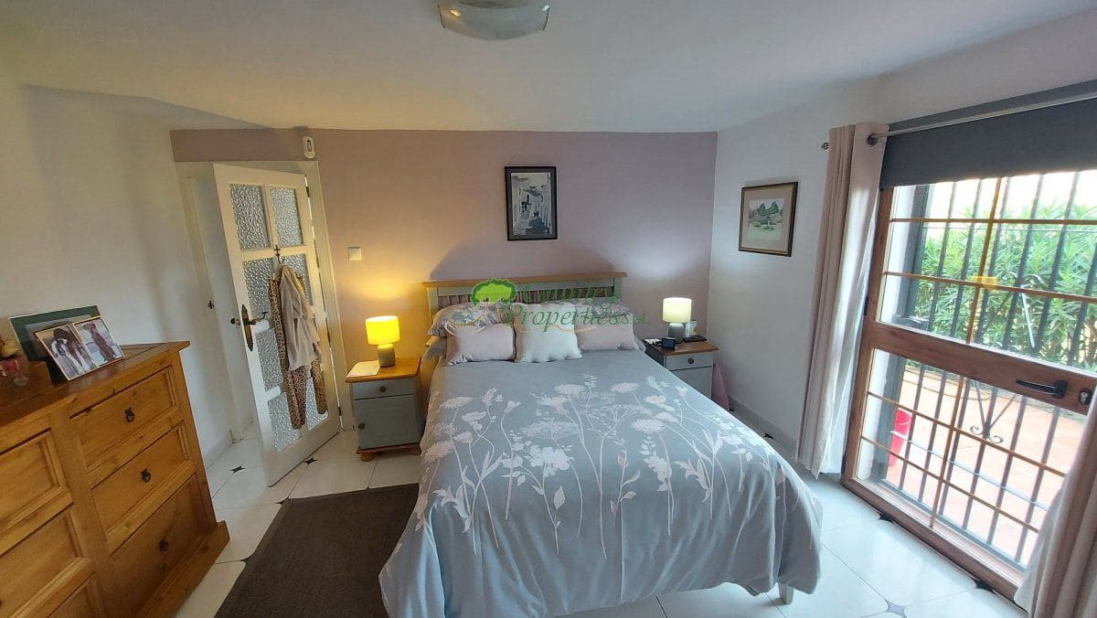 3 bedroom Finca/Country House for sale in Torrox with pool garage - € 549,000 (Ref: 10067171)