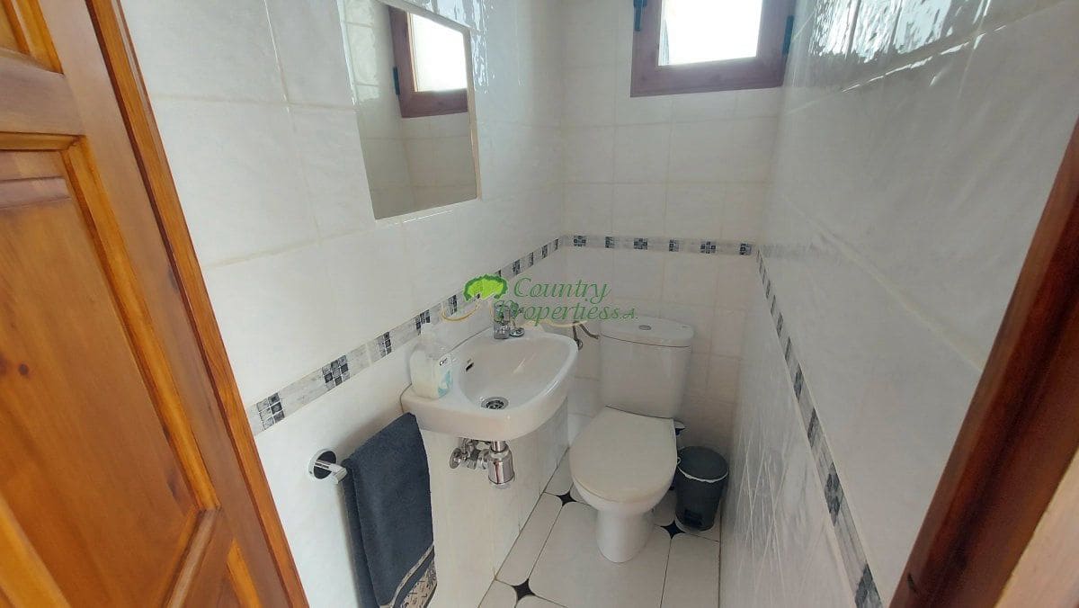 3 bedroom Finca/Country House for sale in Torrox with pool garage - € 549,000 (Ref: 10067171)