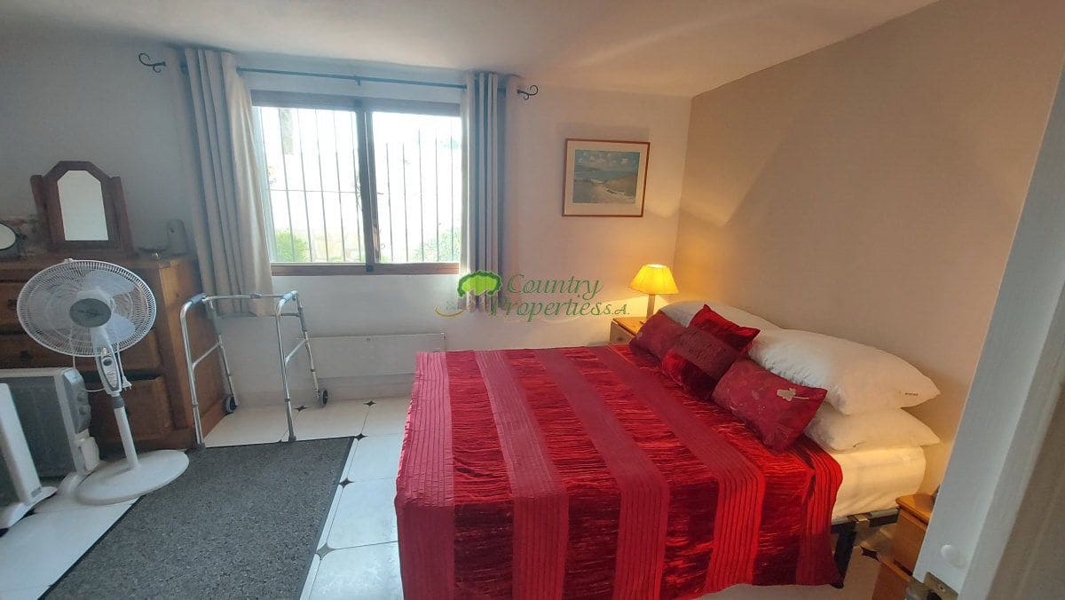 3 bedroom Finca/Country House for sale in Torrox with pool garage - € 549,000 (Ref: 10067171)