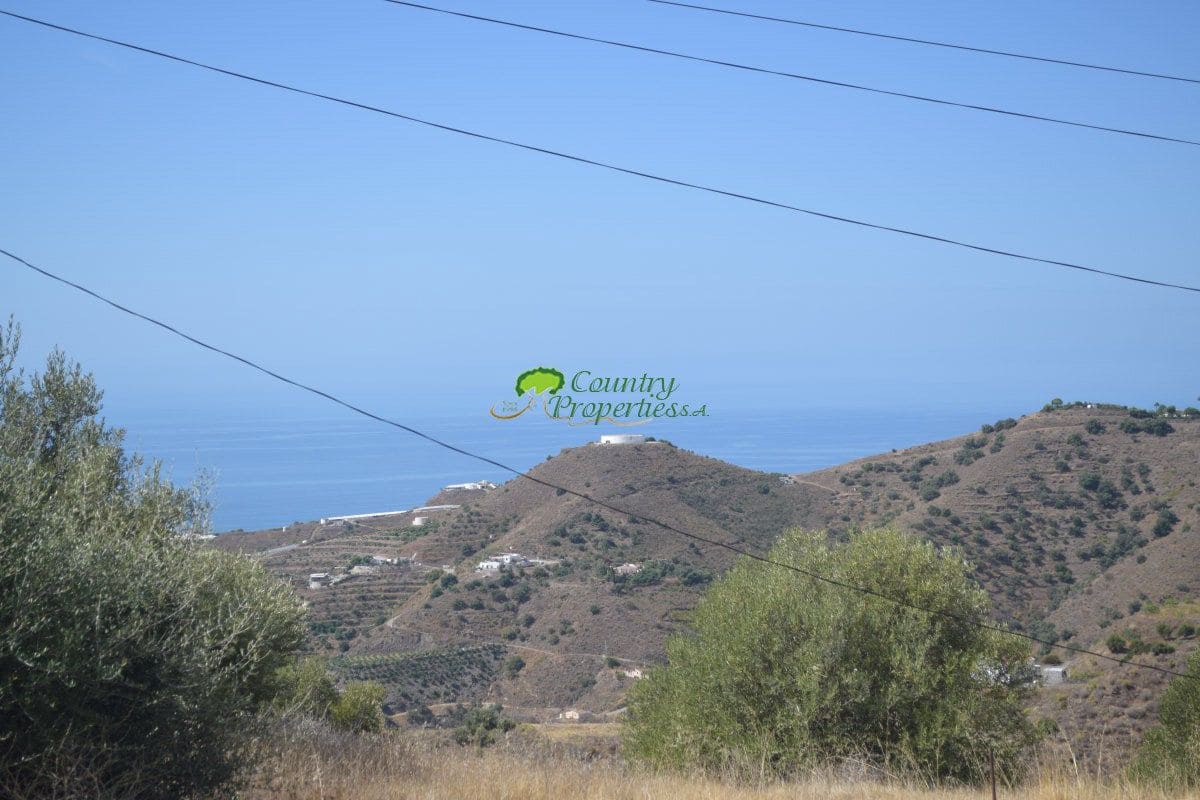 3 bedroom Finca/Country House for sale in Torrox with pool garage - € 549,000 (Ref: 10067171)