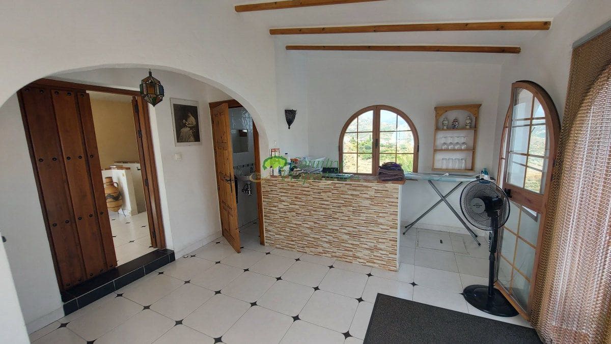 3 bedroom Finca/Country House for sale in Torrox with pool garage - € 549,000 (Ref: 10067171)