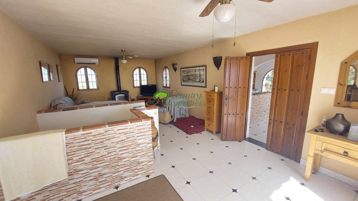 3 bedroom Finca/Country House for sale in Torrox with pool garage - € 549,000 (Ref: 10067171)