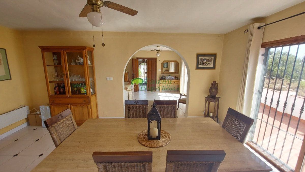 3 bedroom Finca/Country House for sale in Torrox with pool garage - € 549,000 (Ref: 10067171)