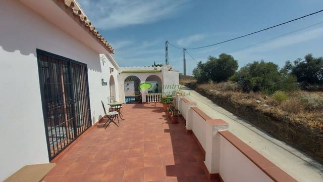 3 bedroom Finca/Country House for sale in Torrox with pool garage - € 549,000 (Ref: 10067171)