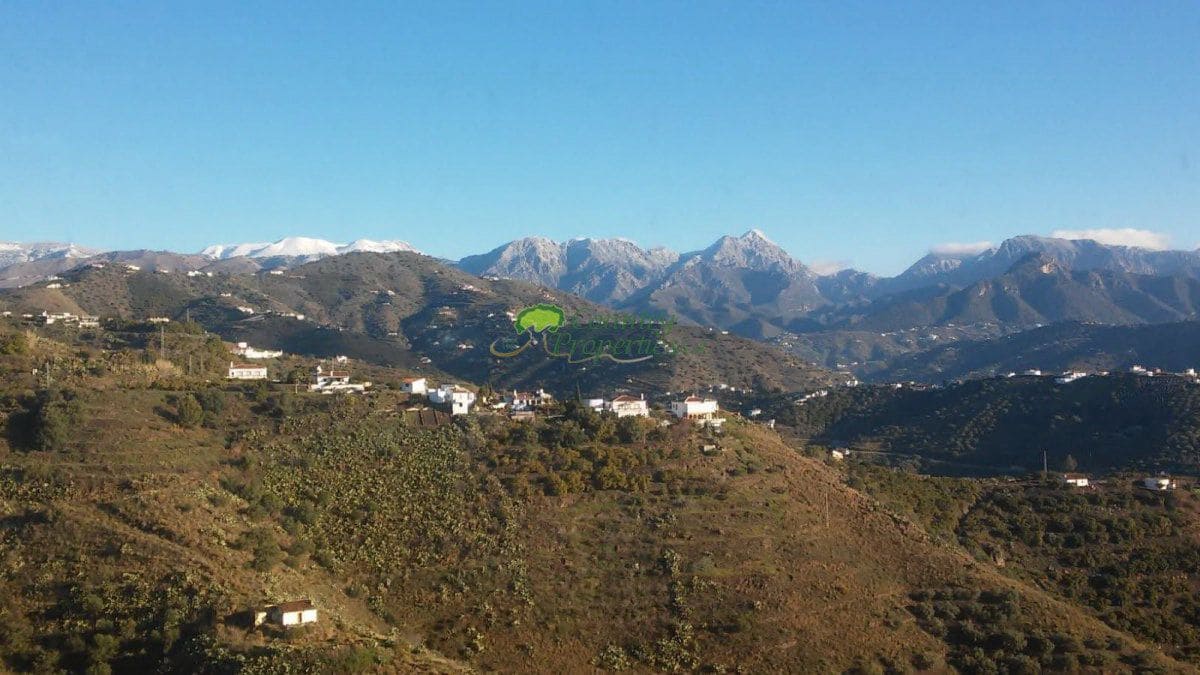 3 bedroom Finca/Country House for sale in Torrox with pool garage - € 549,000 (Ref: 10067171)