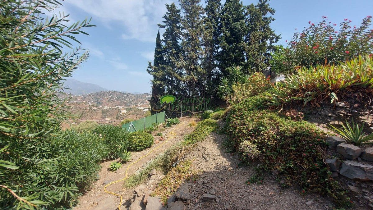 3 bedroom Finca/Country House for sale in Torrox with pool garage - € 549,000 (Ref: 10067171)