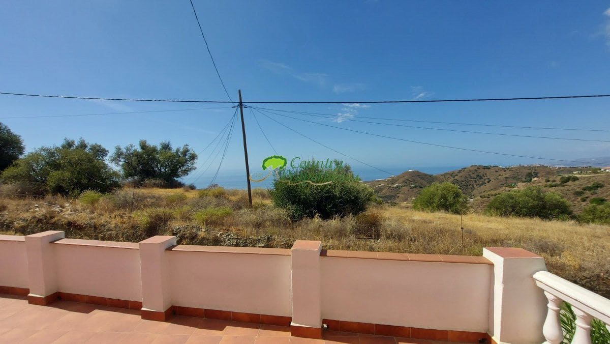 3 bedroom Finca/Country House for sale in Torrox with pool garage - € 549,000 (Ref: 10067171)