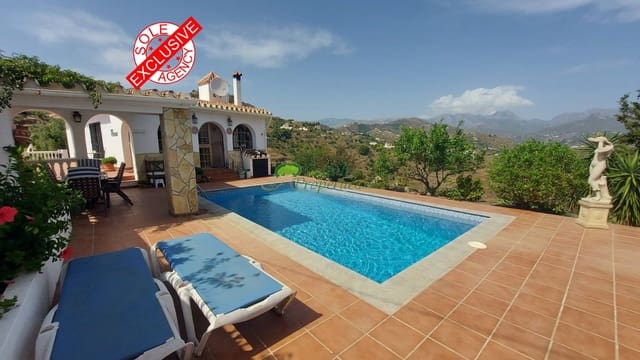 3 bedroom Finca/Country House for sale in Torrox with pool garage - € 549,000 (Ref: 10067171)