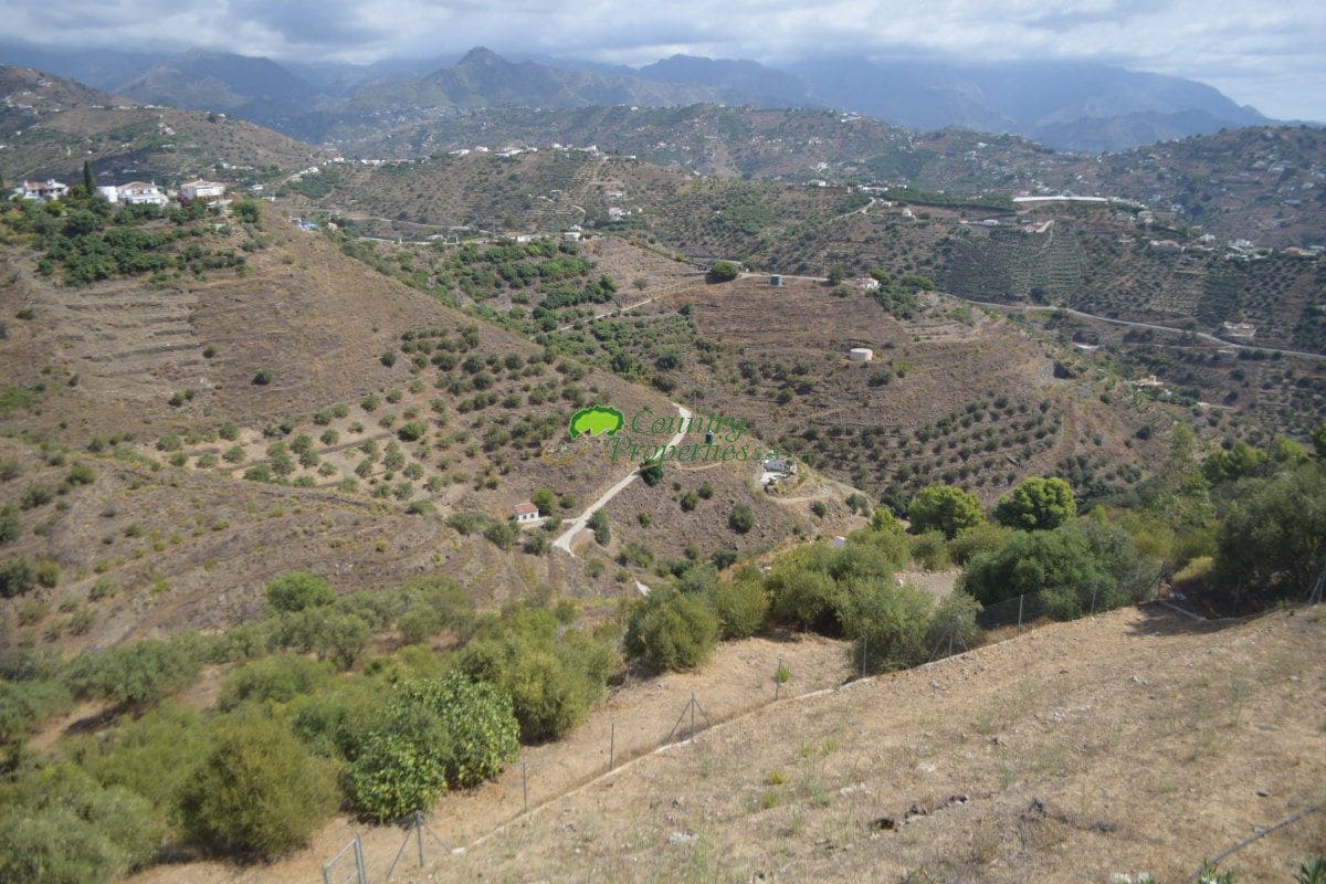 3 bedroom Finca/Country House for sale in Torrox with pool garage - € 549,000 (Ref: 10067171)