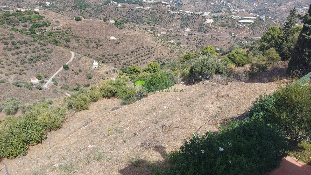 3 bedroom Finca/Country House for sale in Torrox with pool garage - € 549,000 (Ref: 10067171)