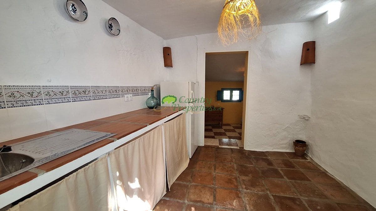 5 sypialnia Finka/Dom wiejski na sprzedaż w Canillas de Albaida z basenem garażem - 395 000 € (Ref: 10085573)