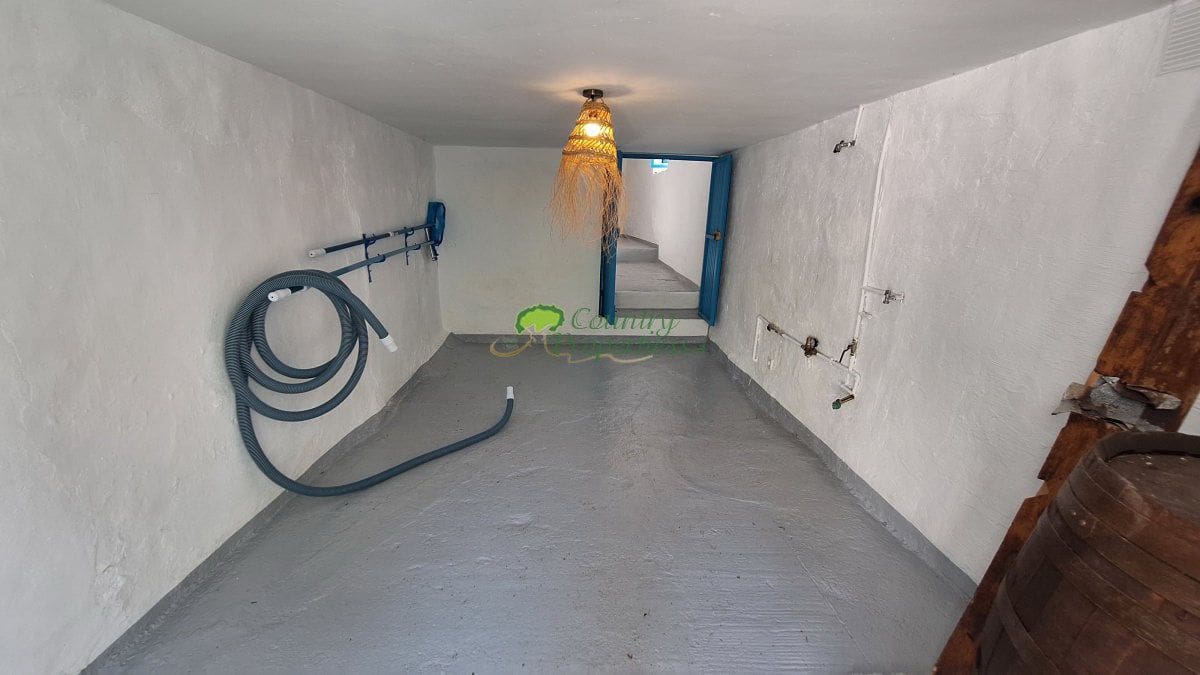 5 sypialnia Finka/Dom wiejski na sprzedaż w Canillas de Albaida z basenem garażem - 395 000 € (Ref: 10085573)