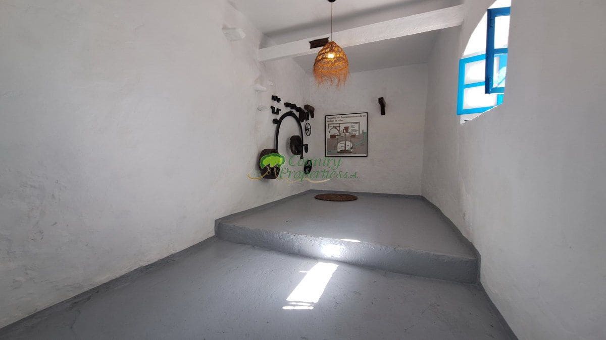5 sypialnia Finka/Dom wiejski na sprzedaż w Canillas de Albaida z basenem garażem - 395 000 € (Ref: 10085573)
