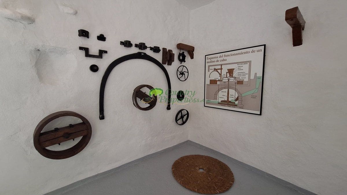5 sypialnia Finka/Dom wiejski na sprzedaż w Canillas de Albaida z basenem garażem - 395 000 € (Ref: 10085573)