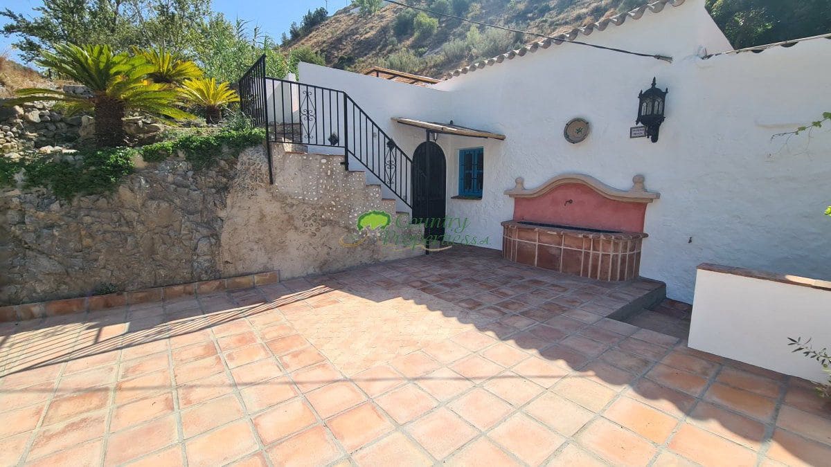 5 sypialnia Finka/Dom wiejski na sprzedaż w Canillas de Albaida z basenem garażem - 395 000 € (Ref: 10085573)