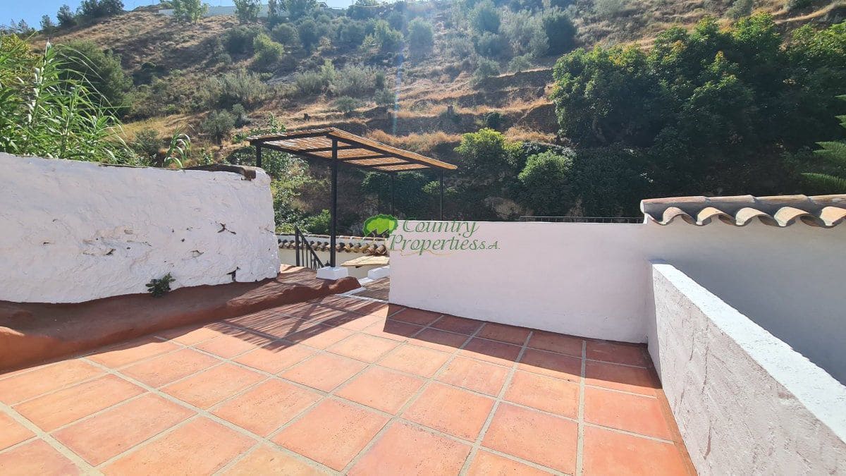 5 sypialnia Finka/Dom wiejski na sprzedaż w Canillas de Albaida z basenem garażem - 395 000 € (Ref: 10085573)