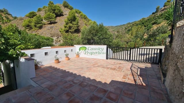5 soverom Finca/Herregård til salgs i Canillas de Albaida med svømmebasseng garasje - € 395 000 (Ref: 10085573)