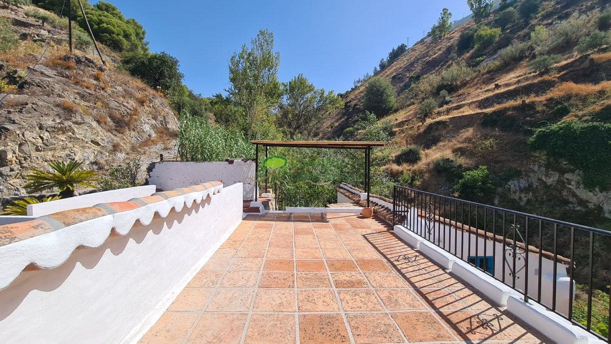5 sypialnia Finka/Dom wiejski na sprzedaż w Canillas de Albaida z basenem garażem - 395 000 € (Ref: 10085573)