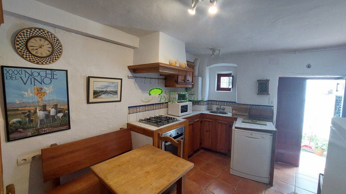 3 soveværelse Byhus til salg i Competa - € 135.000 (Ref: 10094272)