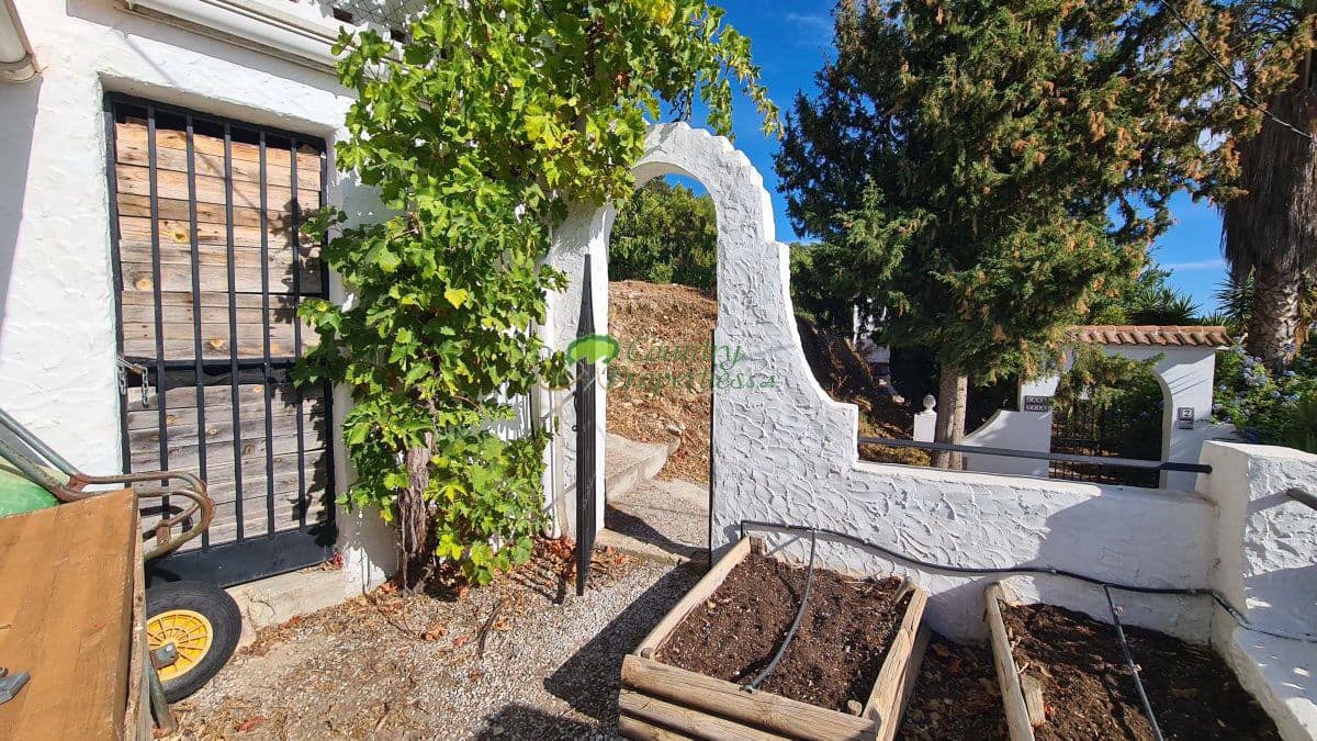 4 makuuhuone Maalaistalo myytävänä paikassa Canillas de Albaida mukana uima-altaan - 449 000 € (Ref: 10123521)