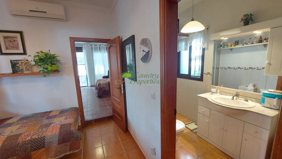 7 soveværelse Finca/Landehus til salg i Archez med swimmingpool - € 1.495.000 (Ref: 10146331)