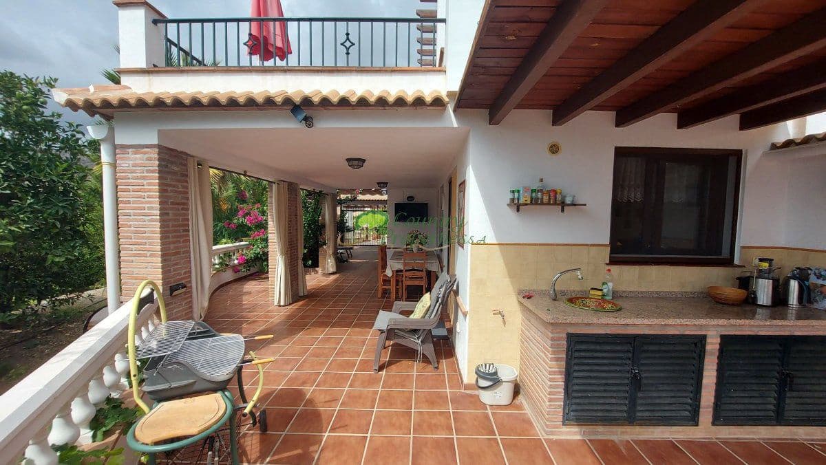 7 soveværelse Finca/Landehus til salg i Archez med swimmingpool - € 1.495.000 (Ref: 10146331)