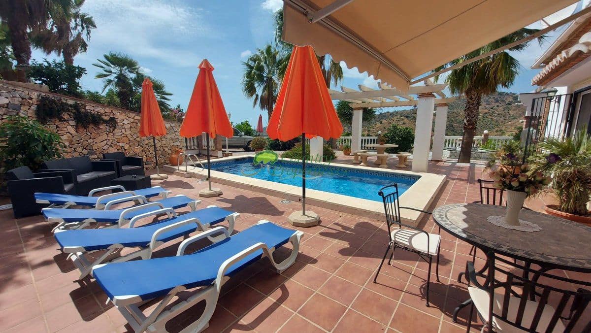 7 soveværelse Finca/Landehus til salg i Archez med swimmingpool - € 1.495.000 (Ref: 10146331)