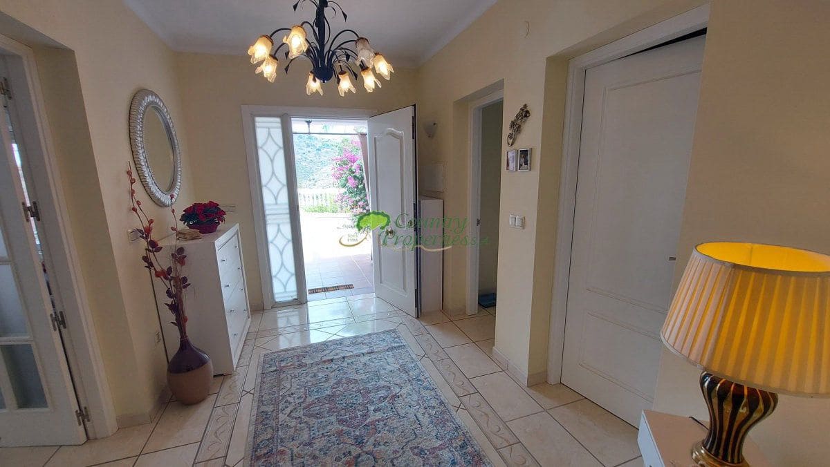7 soveværelse Finca/Landehus til salg i Archez med swimmingpool - € 1.495.000 (Ref: 10146331)