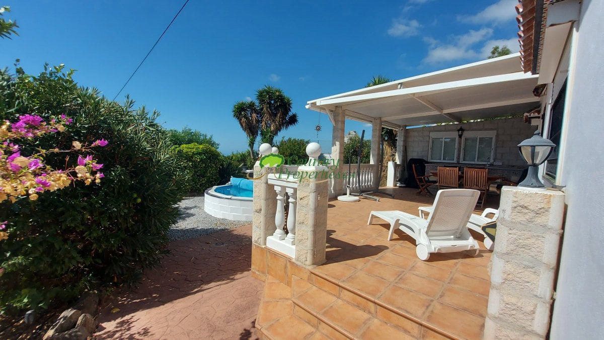 3 sypialnia Finka/Dom wiejski na sprzedaż w Torrox z basenem garażem - 429 000 € (Ref: 10146332)