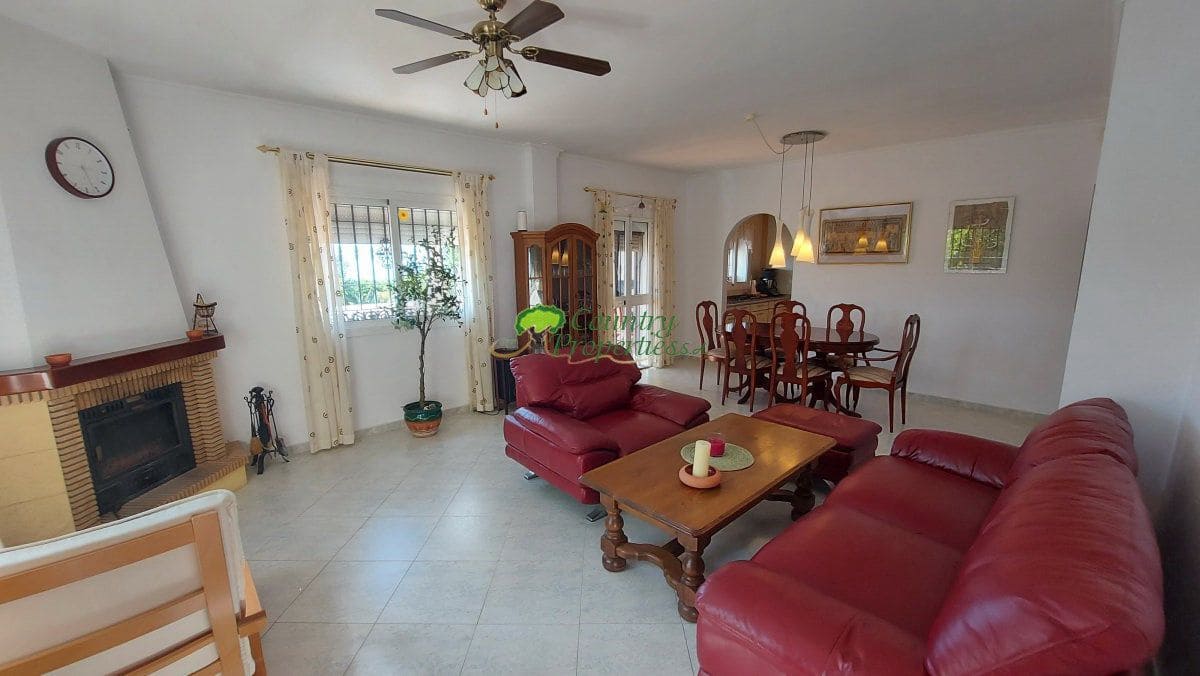 3 sypialnia Finka/Dom wiejski na sprzedaż w Torrox z basenem garażem - 429 000 € (Ref: 10146332)