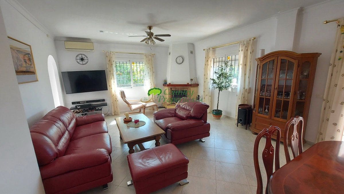 3 sypialnia Finka/Dom wiejski na sprzedaż w Torrox z basenem garażem - 429 000 € (Ref: 10146332)