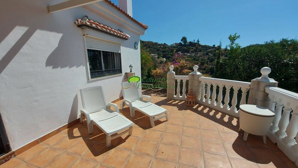 3 sypialnia Finka/Dom wiejski na sprzedaż w Torrox z basenem garażem - 429 000 € (Ref: 10146332)