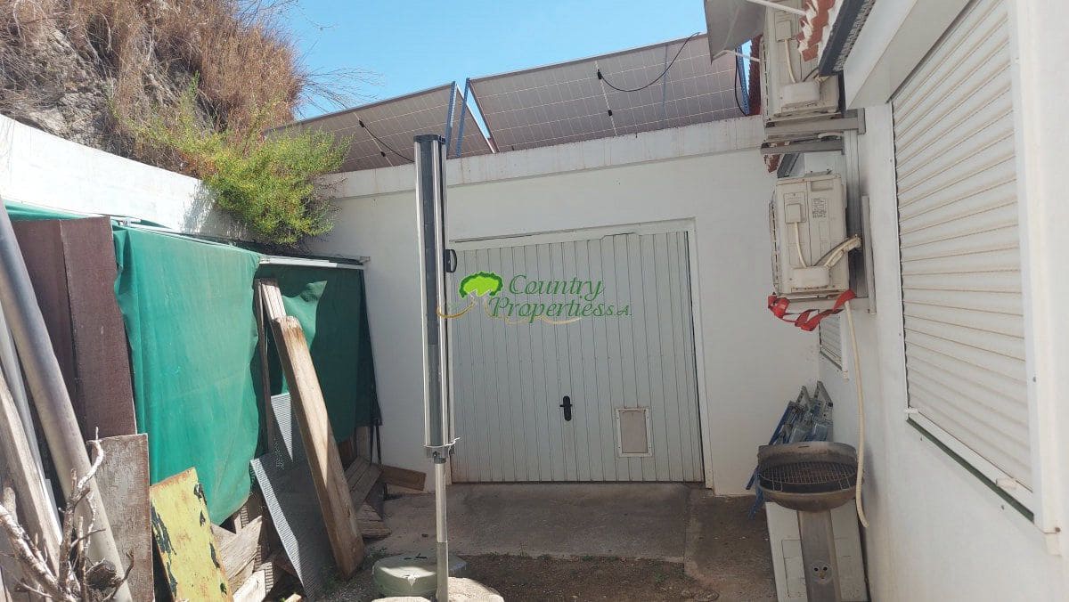 3 sypialnia Finka/Dom wiejski na sprzedaż w Torrox z basenem garażem - 429 000 € (Ref: 10146332)