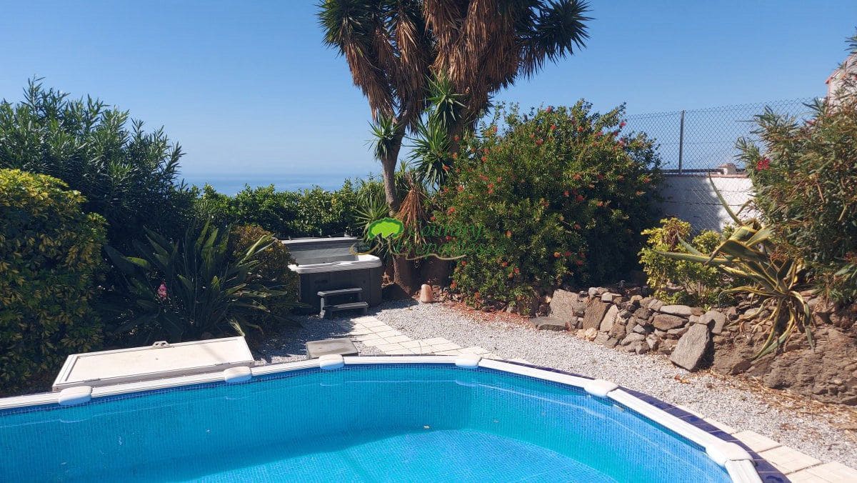 3 sypialnia Finka/Dom wiejski na sprzedaż w Torrox z basenem garażem - 429 000 € (Ref: 10146332)