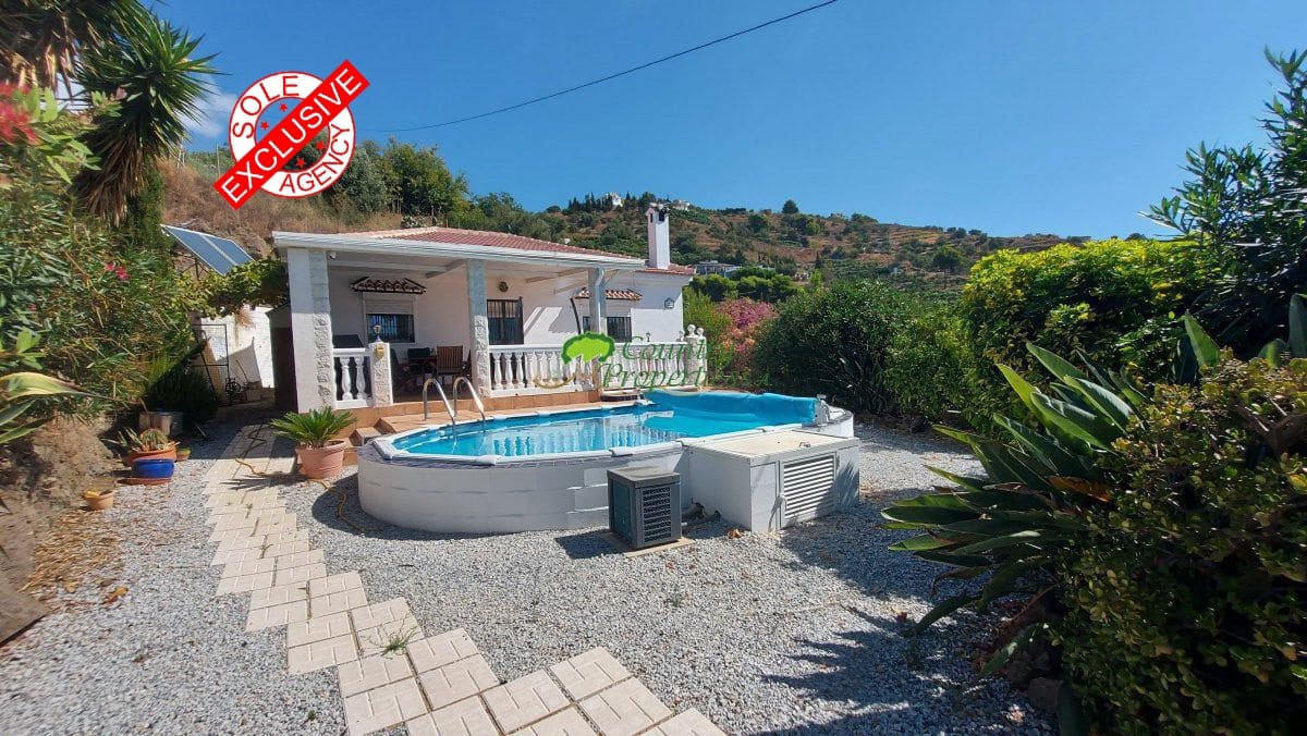 3 sypialnia Finka/Dom wiejski na sprzedaż w Torrox z basenem garażem - 429 000 € (Ref: 10146332)