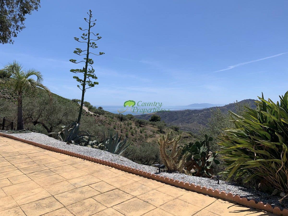 Finca/Casa Rural de 3 habitaciones en Cómpeta en venta con piscina - 595.000 € (Ref: 10157419)