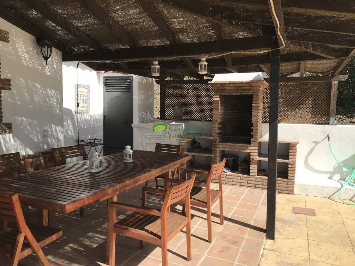 Finca/Casa Rural de 3 habitaciones en Cómpeta en venta con piscina - 595.000 € (Ref: 10157419)