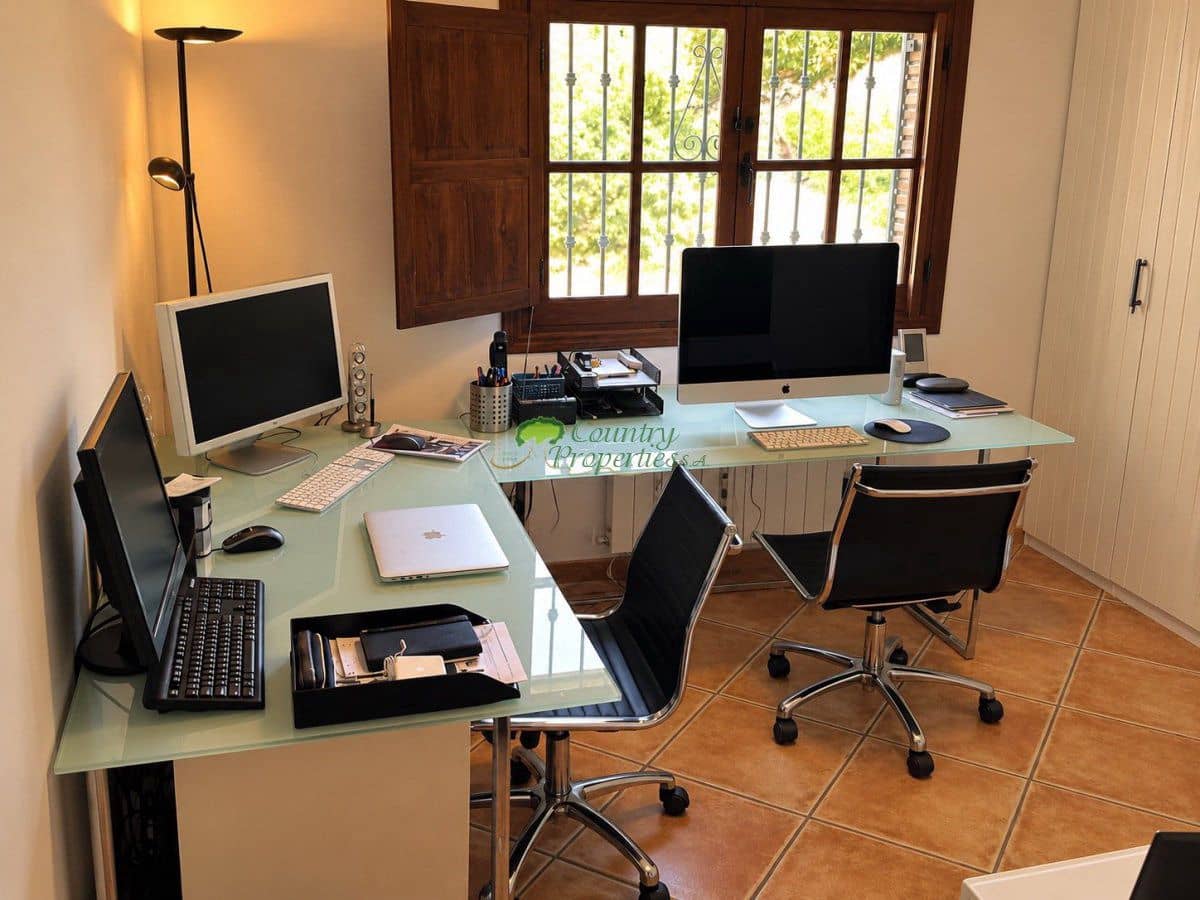 Finca/Casa Rural de 3 habitaciones en Cómpeta en venta con piscina - 595.000 € (Ref: 10157419)