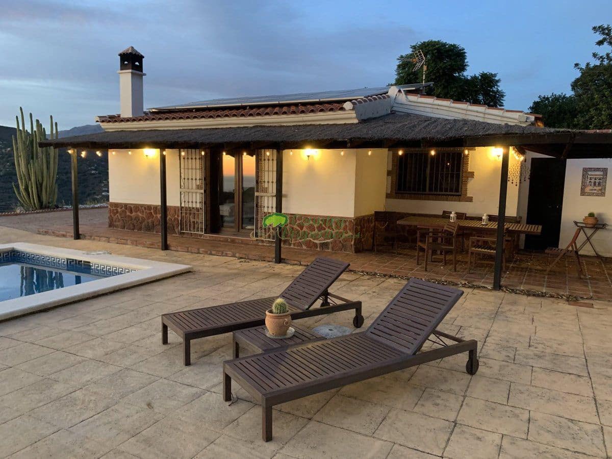 Finca/Casa Rural de 3 habitaciones en Cómpeta en venta con piscina - 595.000 € (Ref: 10157419)