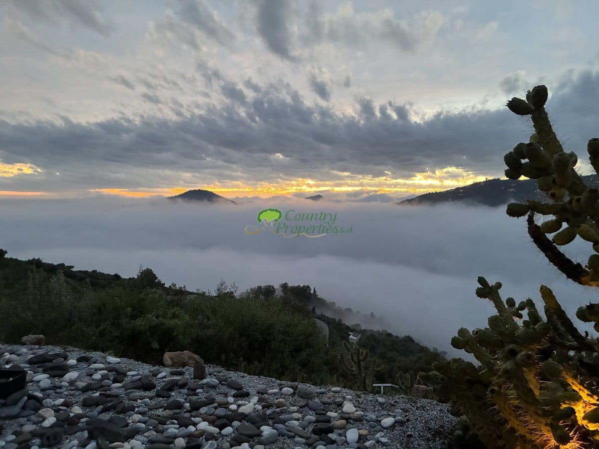 Finca/Casa Rural de 3 habitaciones en Cómpeta en venta con piscina - 595.000 € (Ref: 10157419)