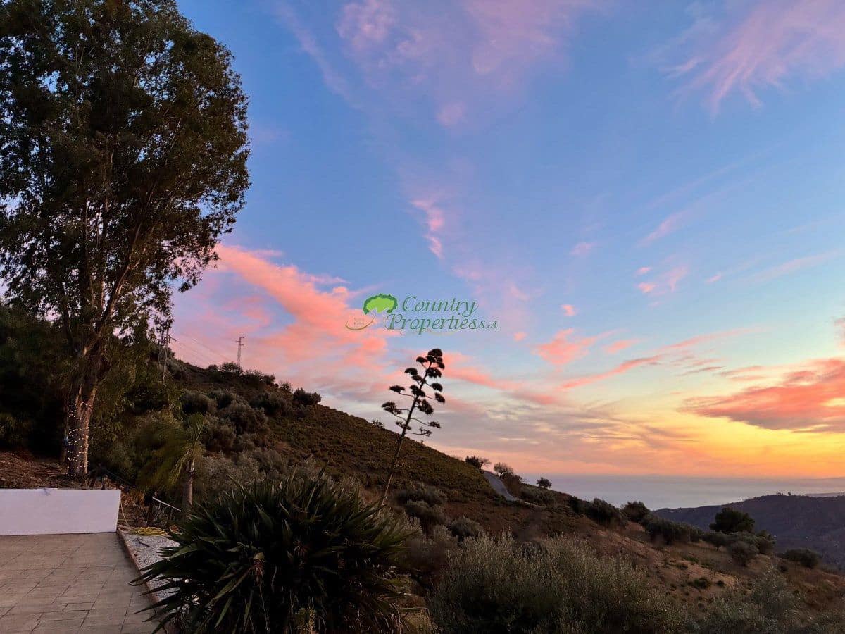 Finca/Casa Rural de 3 habitaciones en Cómpeta en venta con piscina - 595.000 € (Ref: 10157419)