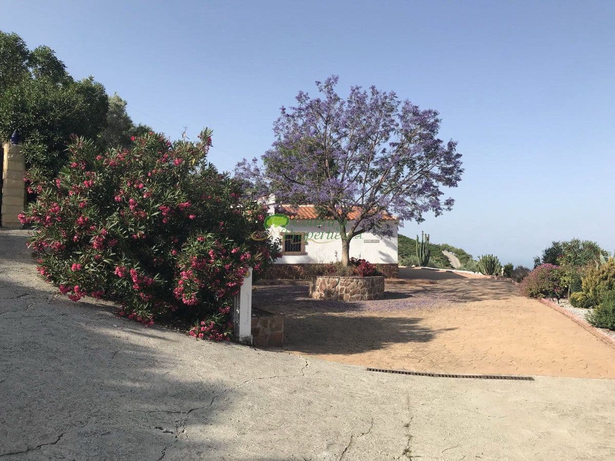 Finca/Casa Rural de 3 habitaciones en Cómpeta en venta con piscina - 595.000 € (Ref: 10157419)